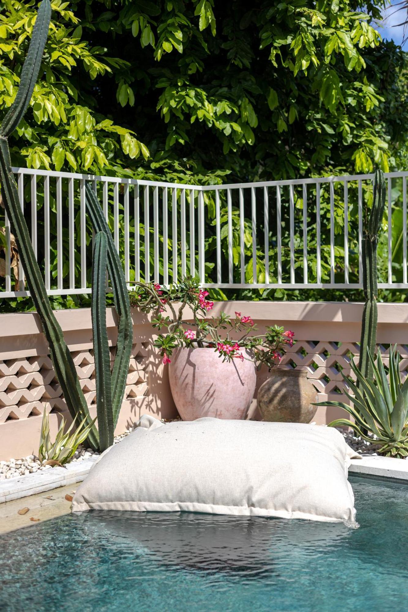 The Pink Joglo, A Cheerful 3Bdr Villa W/Pool And Rice-Field View. Dalung  Dış mekan fotoğraf