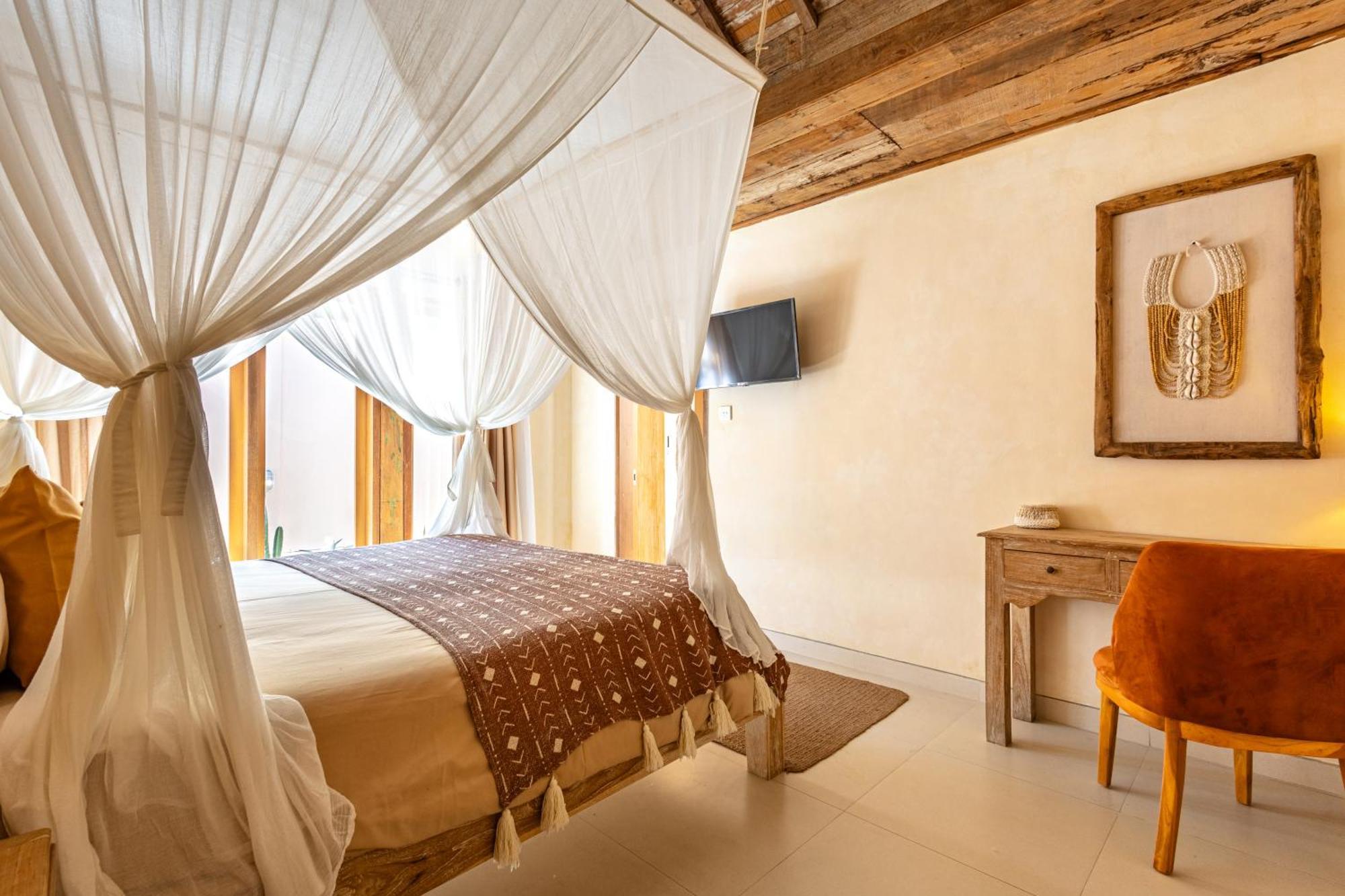 The Pink Joglo, A Cheerful 3Bdr Villa W/Pool And Rice-Field View. Dalung  Dış mekan fotoğraf
