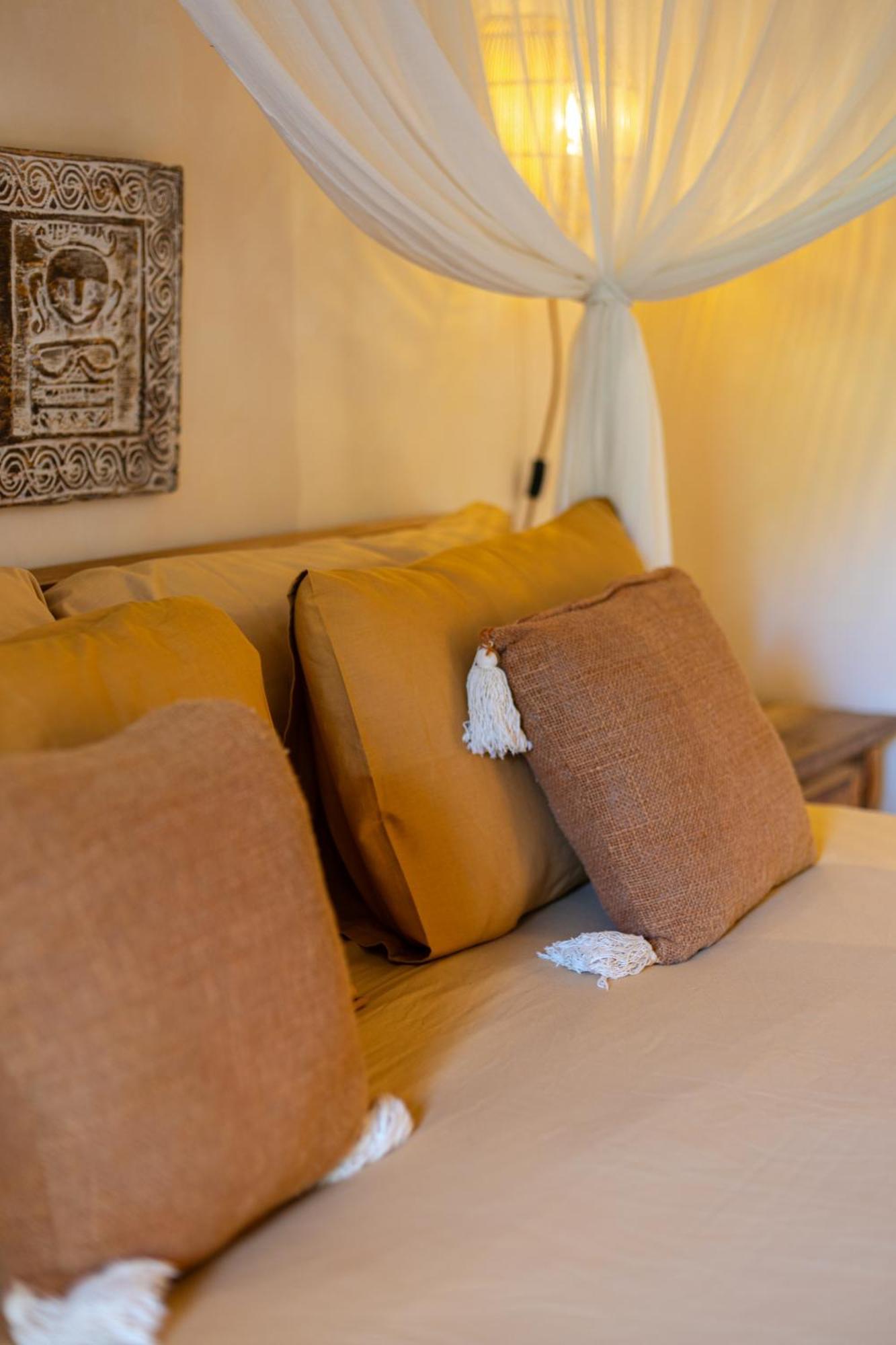 The Pink Joglo, A Cheerful 3Bdr Villa W/Pool And Rice-Field View. Dalung  Dış mekan fotoğraf