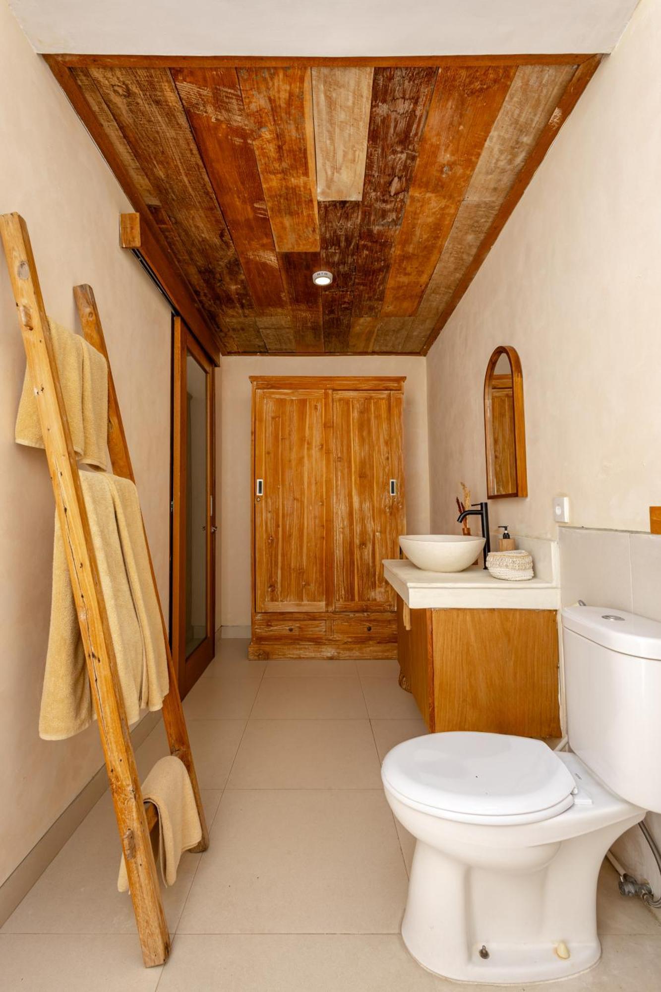 The Pink Joglo, A Cheerful 3Bdr Villa W/Pool And Rice-Field View. Dalung  Dış mekan fotoğraf